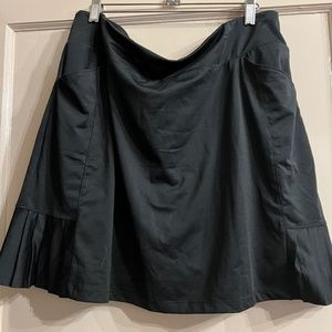 Ladies tennis skirt